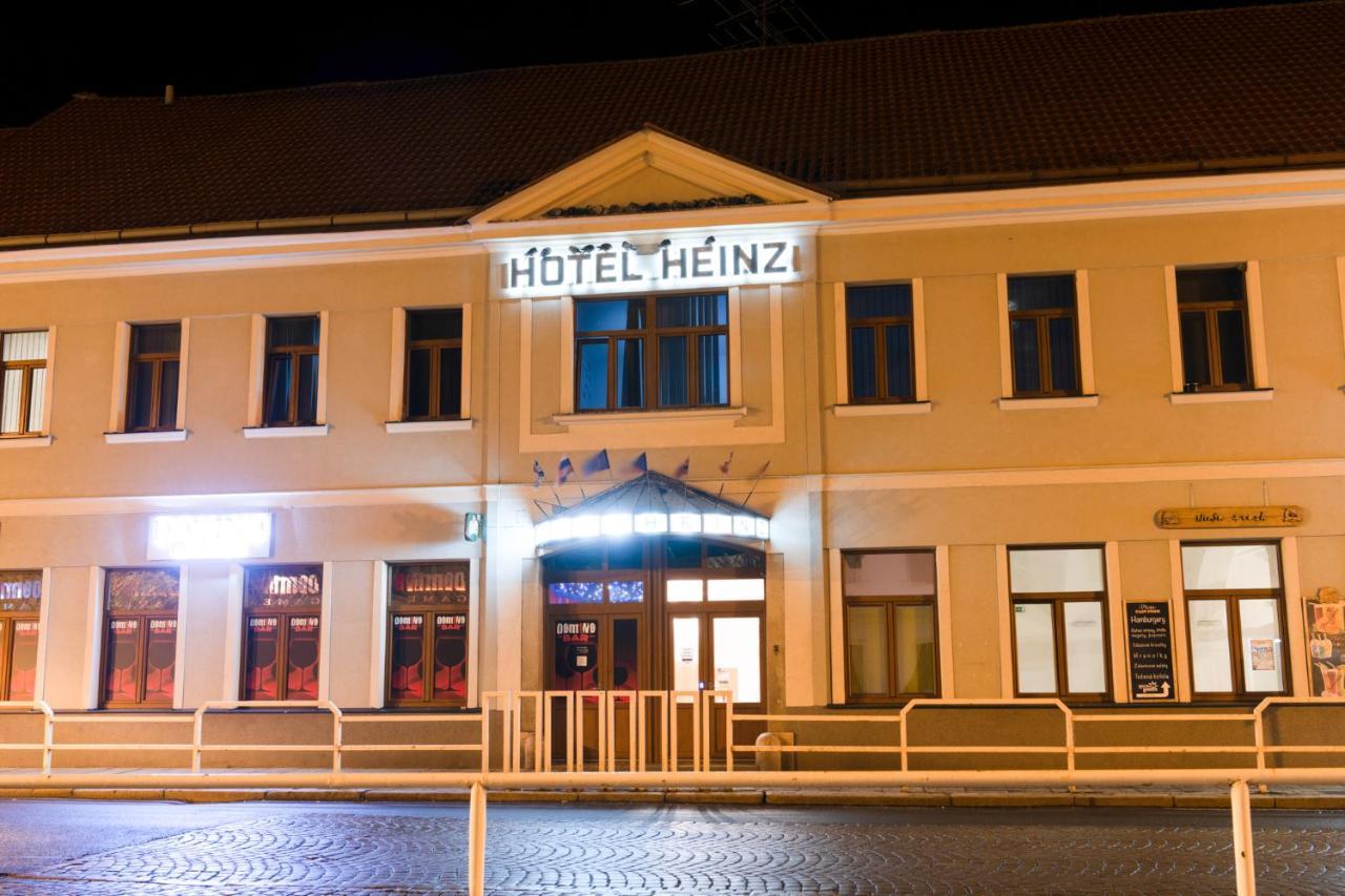 Romanticky Wellness Suite Hotel Heinz Dobris Exterior foto