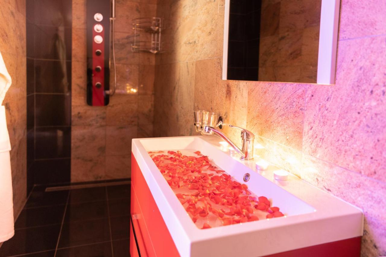 Romanticky Wellness Suite Hotel Heinz Dobris Exterior foto