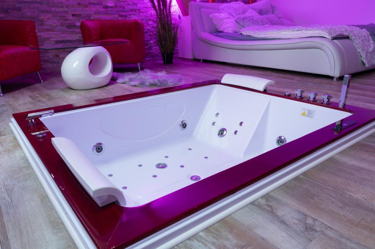 Romanticky Wellness Suite Hotel Heinz Dobris Exterior foto